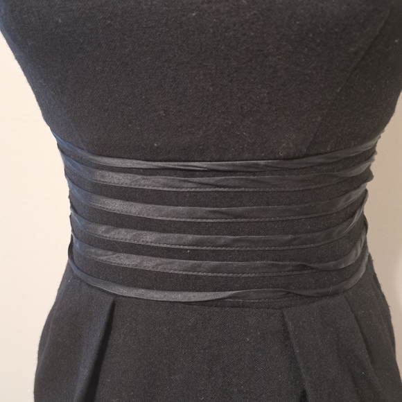 ❌SOLD❌ Banana Republic Little Black Dres - Picture 2 of 7